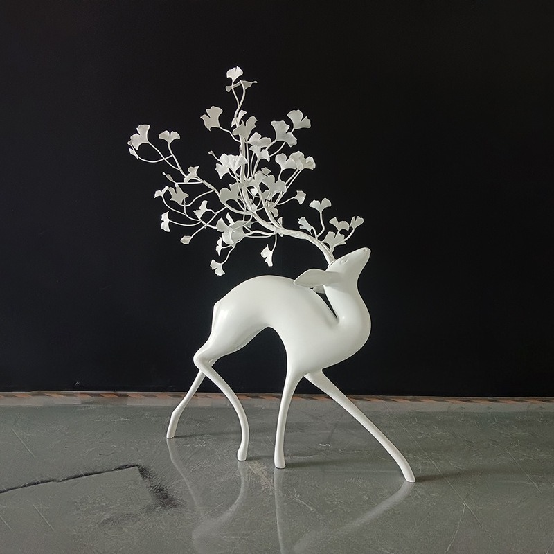 Sculpture de cerf en métal, or - Gardening Tools Sketch avis et prix